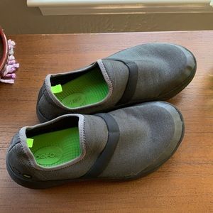 Oofos Oomg Slip-On Low Fibre shoes size 9/Euro 40